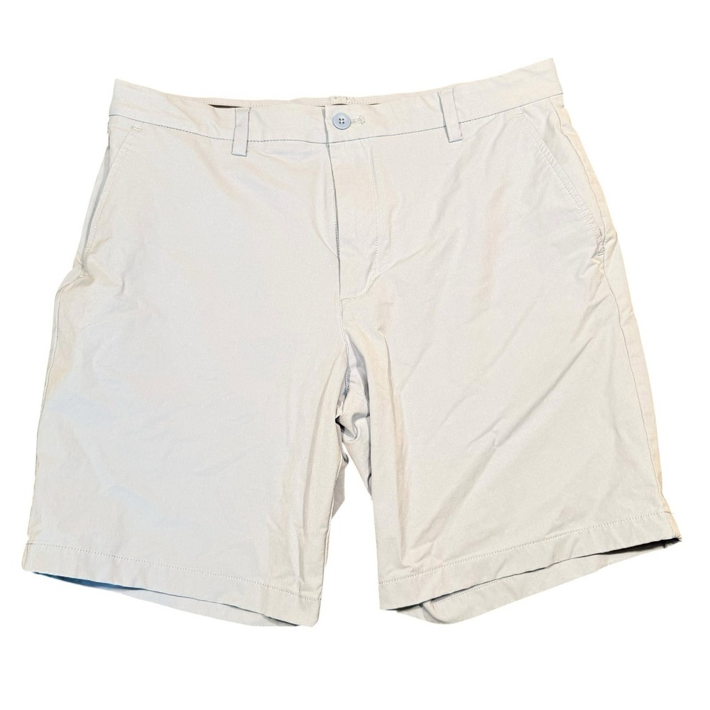 Vineyard Vines On-The-Go Shorts in size 34 in light‎ blue